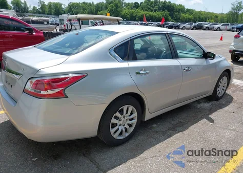 2015 Nissan Altima 2.5/2.5 S/2.5 Sl/2.5 Sv z USA, uszkodzony, nr VIN 1N4AL3AP6FC238960